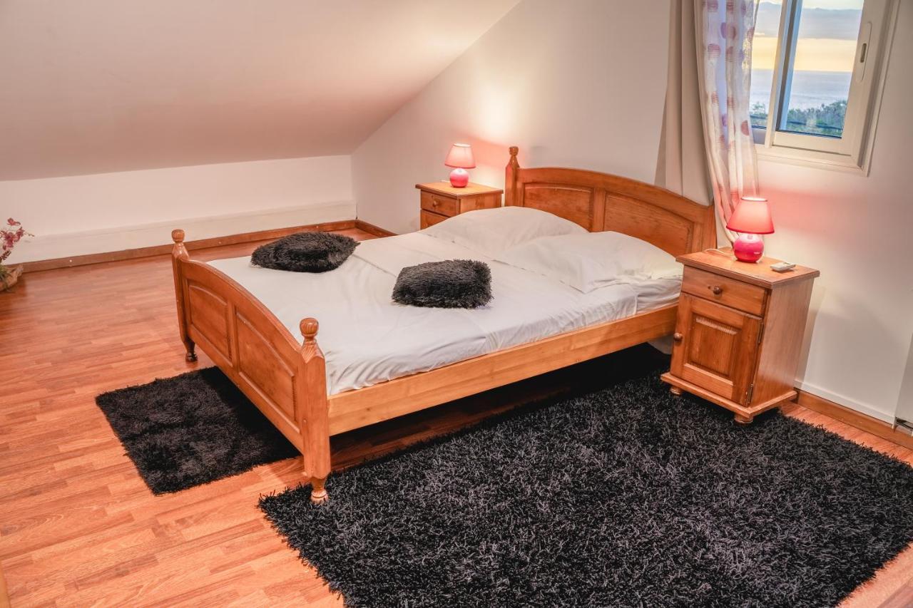 Le Coin D'Azur Apartment Petite Île Екстериор снимка