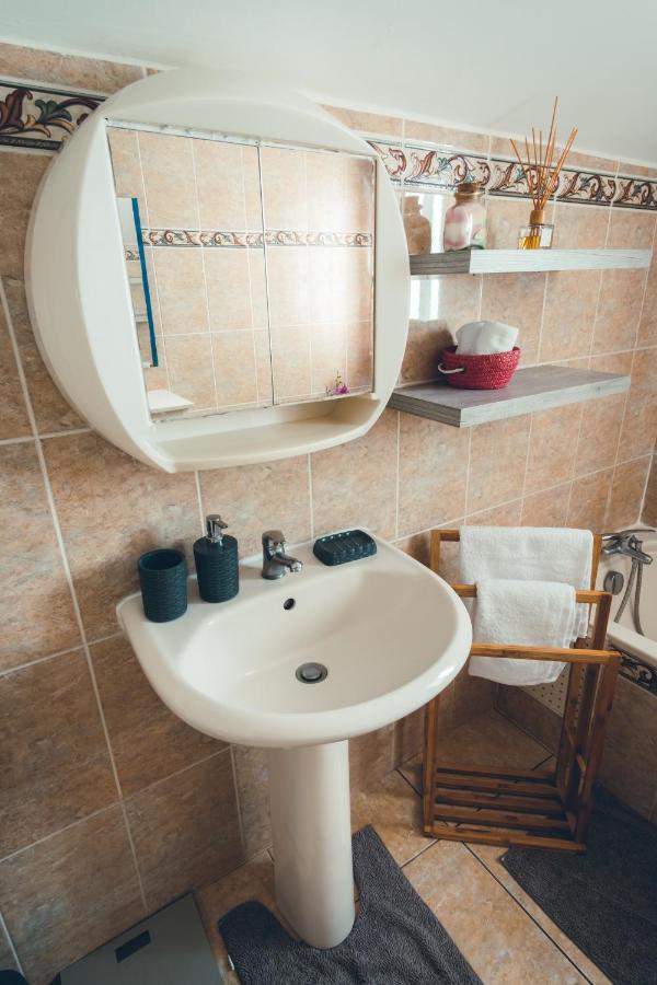 Le Coin D'Azur Apartment Petite Île Екстериор снимка